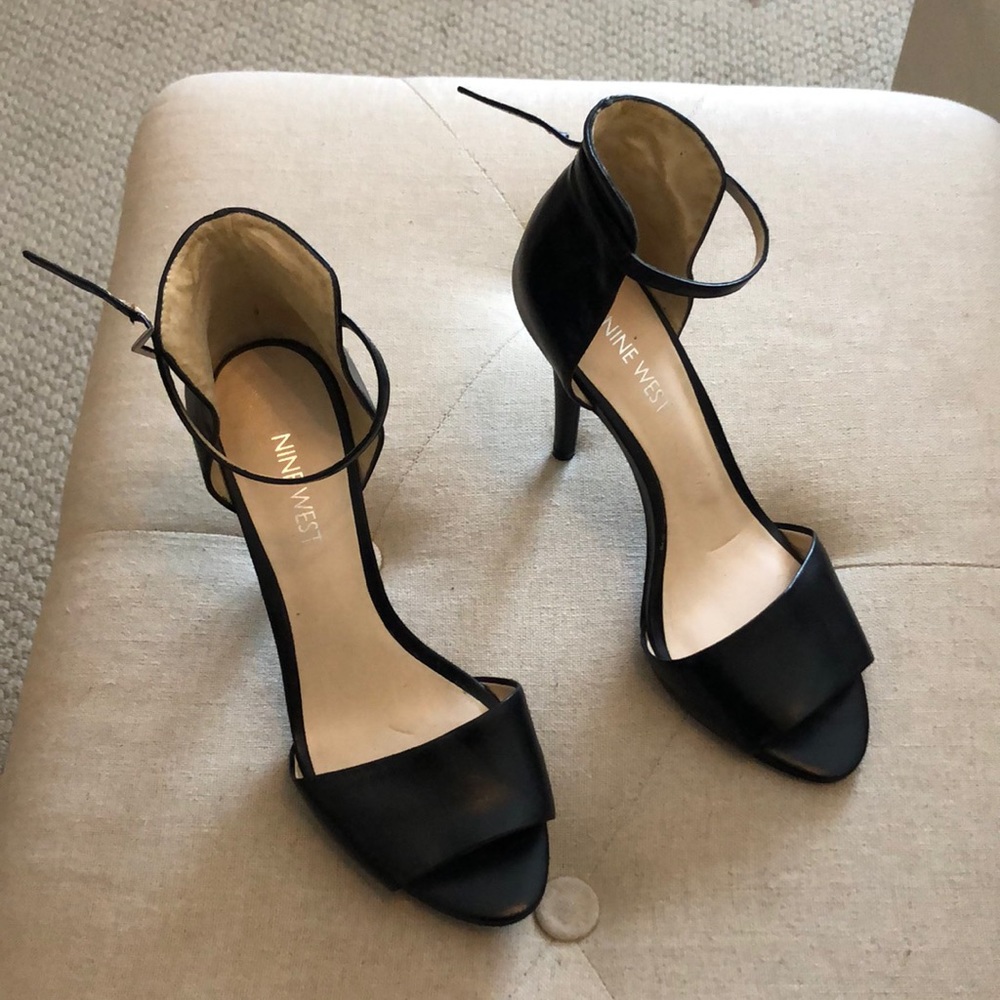 NineWest Acre High Heel Leather Sandal in Black size 6.5